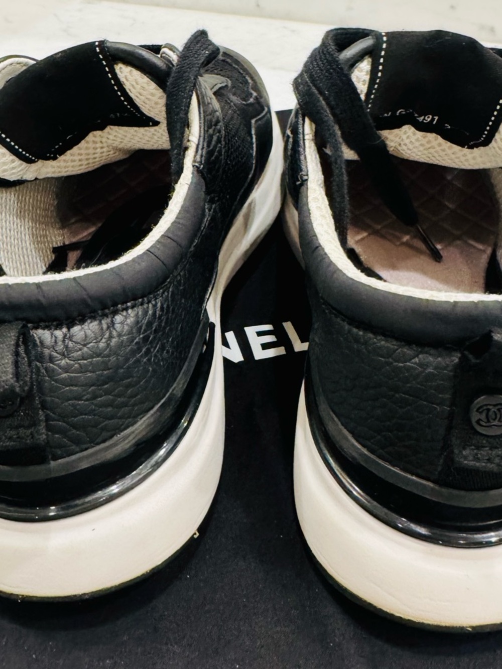 Chanel CC Logo Sneakers Black & White Leather Mesh Trainers Size 37.5 / US 7.5 - Picture 8 of 15